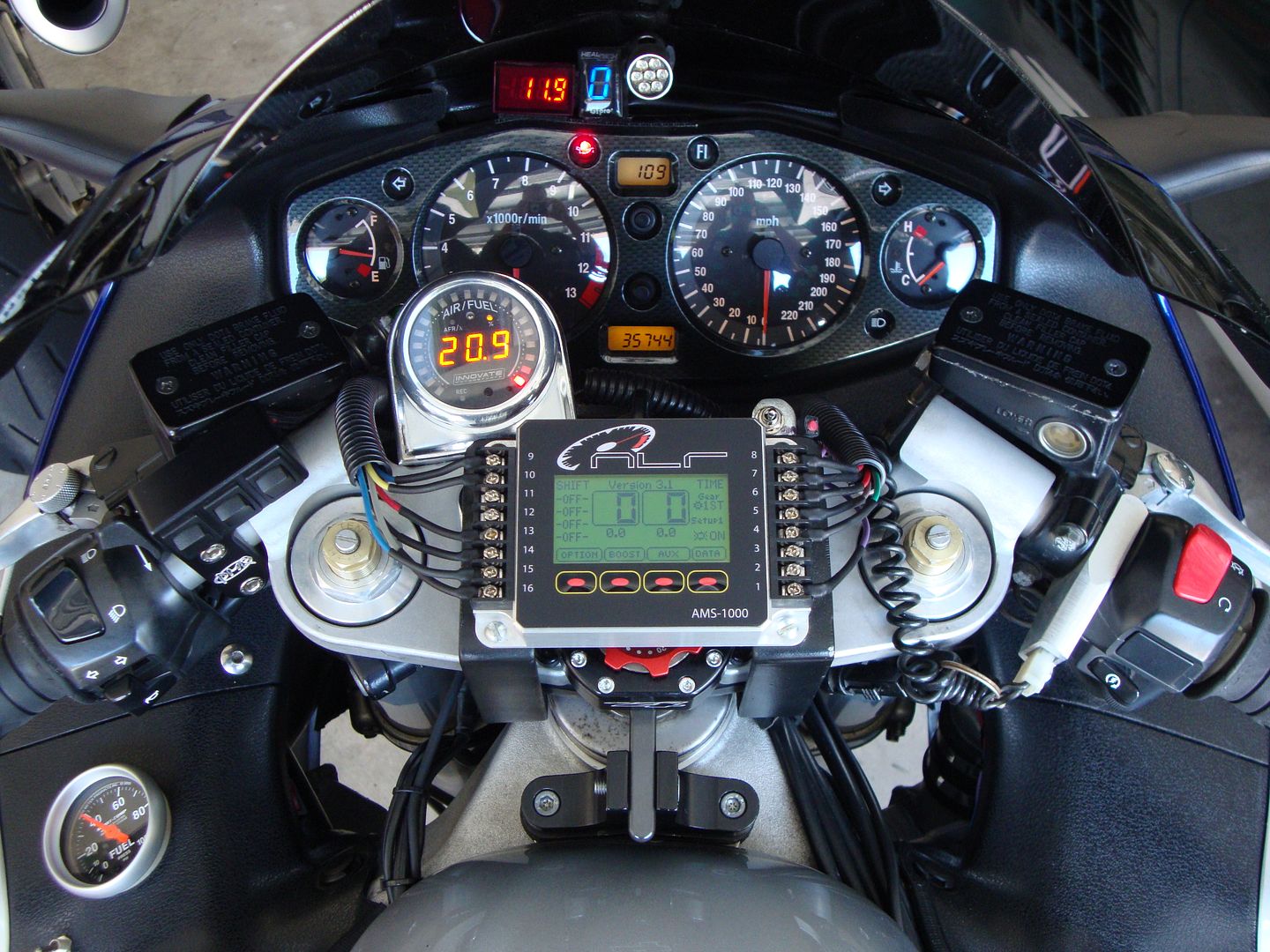 Back to the Clubman bars with genmar risers.